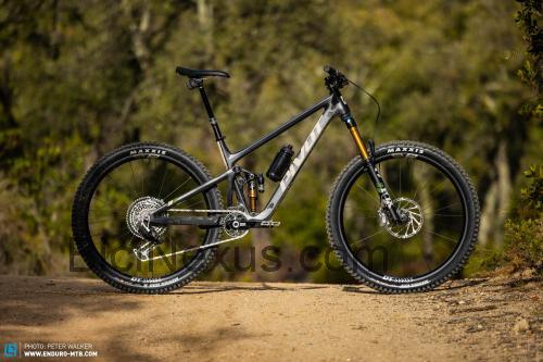 Pivot Switchblade ficha tecnica 